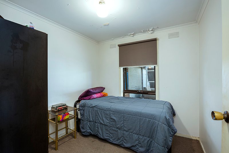 Photo - 24 Bayview Crescent, Hoppers Crossing VIC 3029 - Image 6