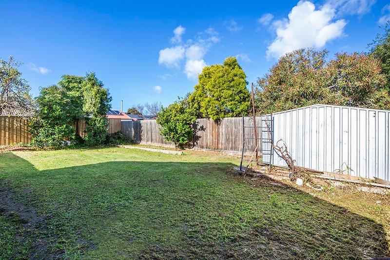 Photo - 24 Bayview Crescent, Hoppers Crossing VIC 3029 - Image 11