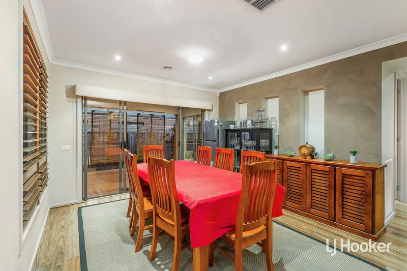 Photo - 24 Beacon Avenue, Point Cook VIC 3030 - Image 8