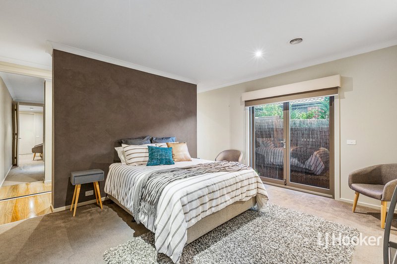 Photo - 24 Beacon Avenue, Point Cook VIC 3030 - Image 11