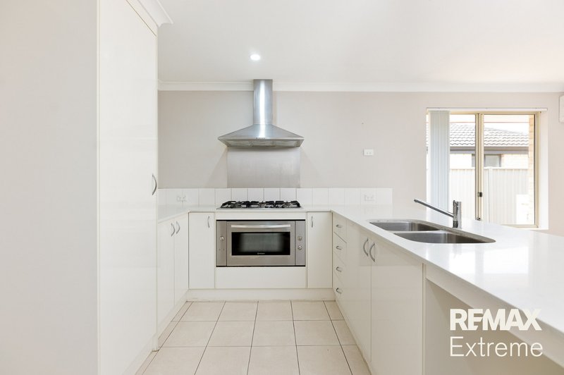 Photo - 24 Beauchamp Loop, Wellard WA 6170 - Image 5