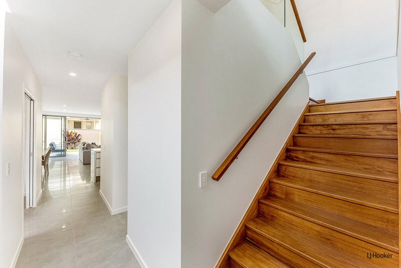 Photo - 2/4 Beelyu Street, Burleigh Heads QLD 4220 - Image 8