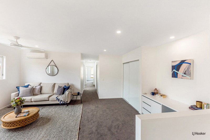 Photo - 2/4 Beelyu Street, Burleigh Heads QLD 4220 - Image 10