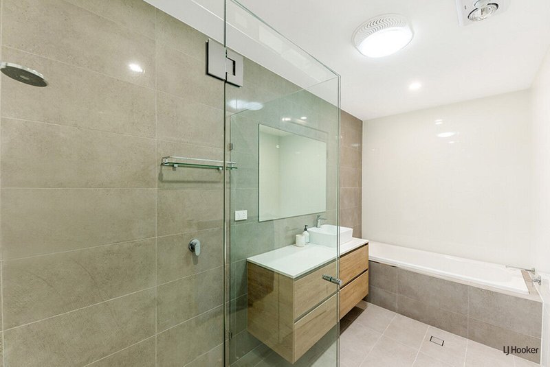 Photo - 2/4 Beelyu Street, Burleigh Heads QLD 4220 - Image 16