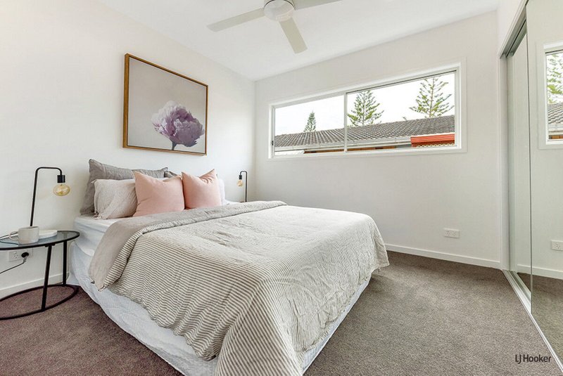Photo - 2/4 Beelyu Street, Burleigh Heads QLD 4220 - Image 17