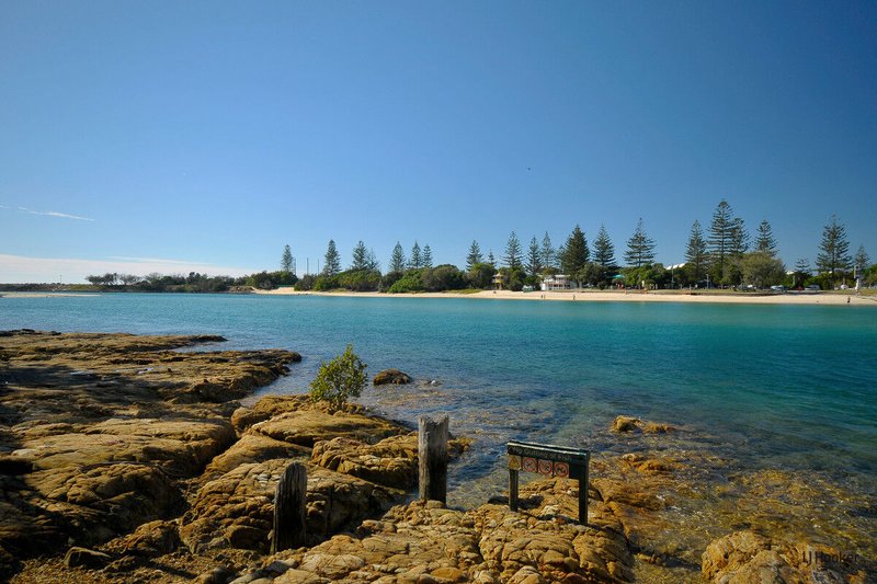 Photo - 2/4 Beelyu Street, Burleigh Heads QLD 4220 - Image 23