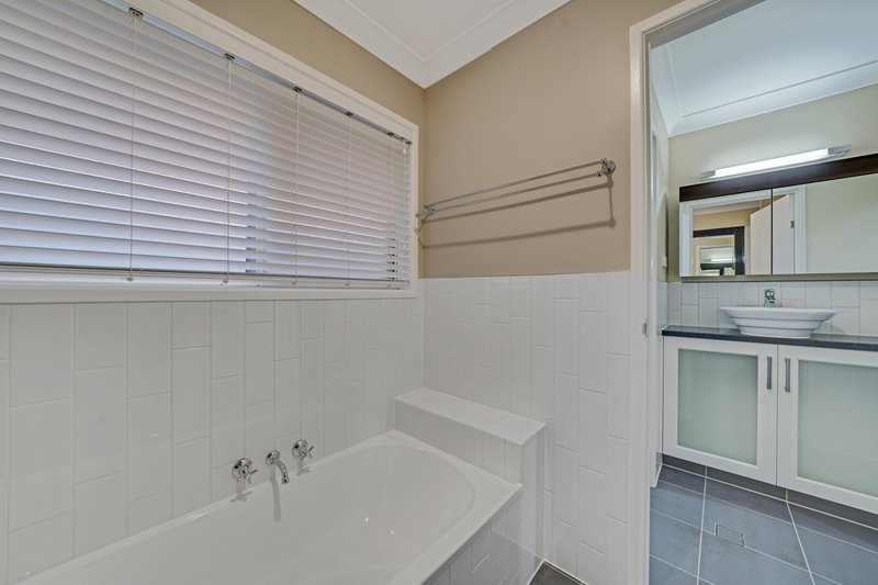 Photo - 24 Begonia Street, Browns Plains QLD 4118 - Image 11