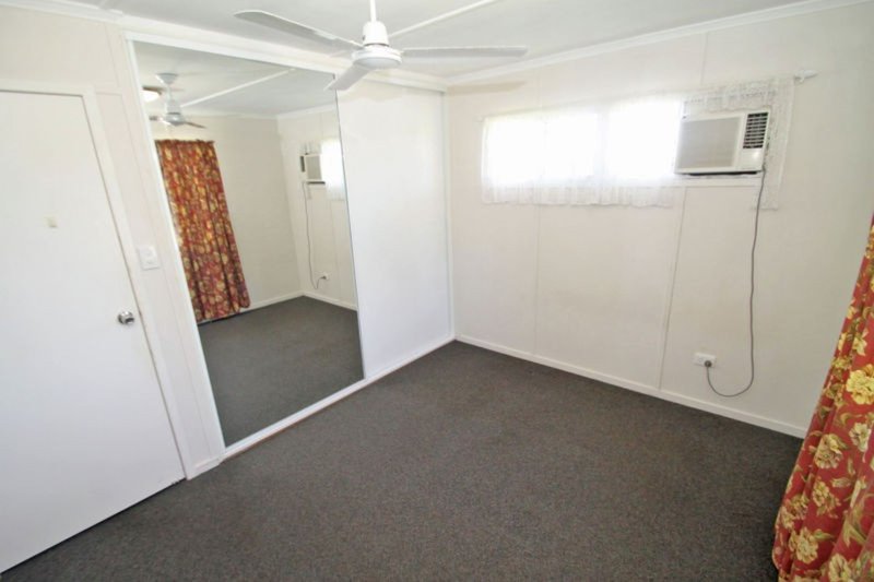 Photo - 24 Bell Street, Barney Point QLD 4680 - Image 7