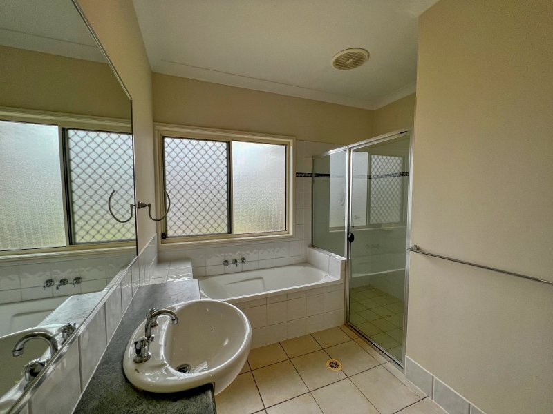 Photo - 24 Bella Vista Circuit, Edens Landing QLD 4207 - Image 12