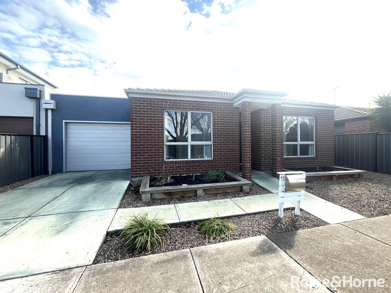Photo - 24 Berkeley Crescent, Derrimut VIC 3026 - Image 1