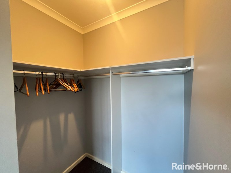 Photo - 24 Berkeley Crescent, Derrimut VIC 3026 - Image 7