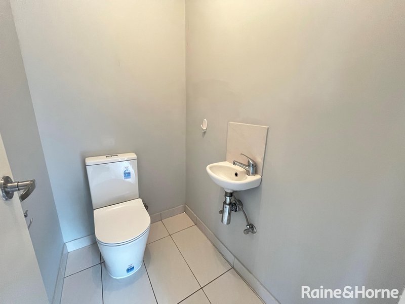 Photo - 24 Berkeley Crescent, Derrimut VIC 3026 - Image 12