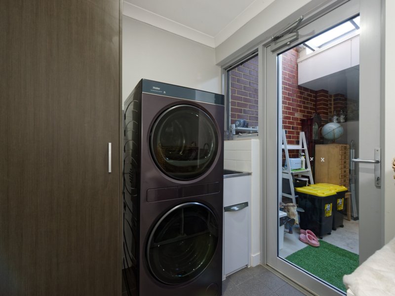 Photo - 2/4 Betano Road, Rockingham WA 6168 - Image 8