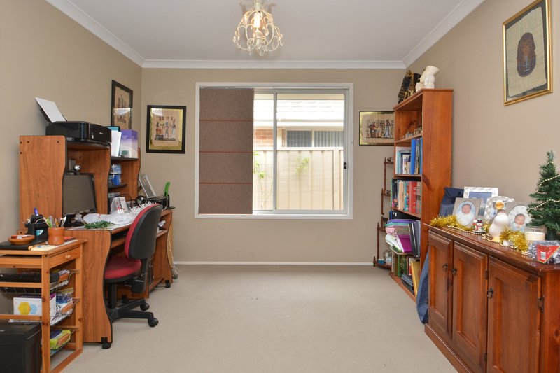 Photo - 24 Billabong Drive, Cameron Park NSW 2285 - Image 8