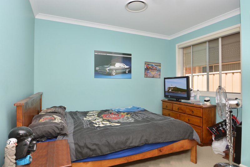 Photo - 24 Billabong Drive, Cameron Park NSW 2285 - Image 12