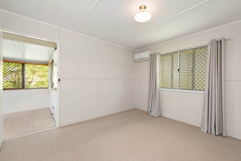 Photo - 24 Birdwood Street, Coorparoo QLD 4151 - Image 10