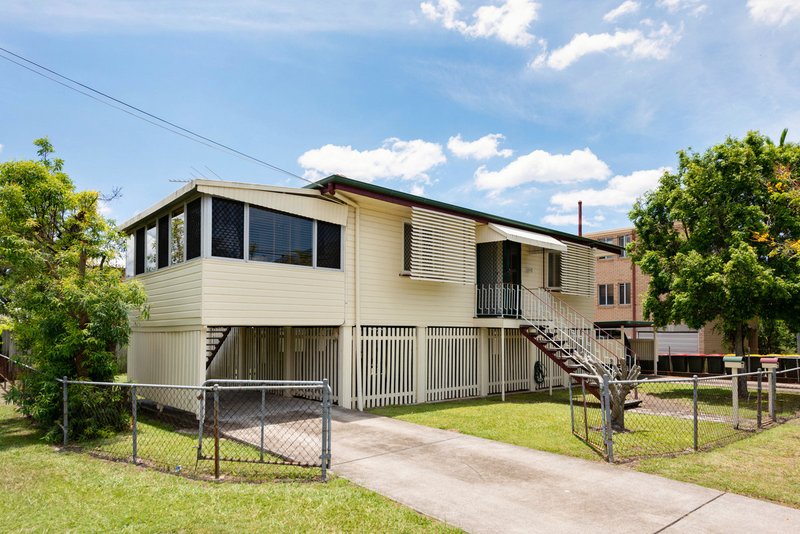 Photo - 24 Birdwood Street, Coorparoo QLD 4151 - Image 15