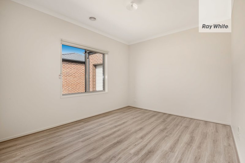 Photo - 24 Black Braes Boulevard, Mernda VIC 3754 - Image 8