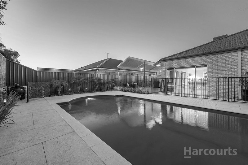 24 Boardwalk Boulevard, Halls Head WA 6210