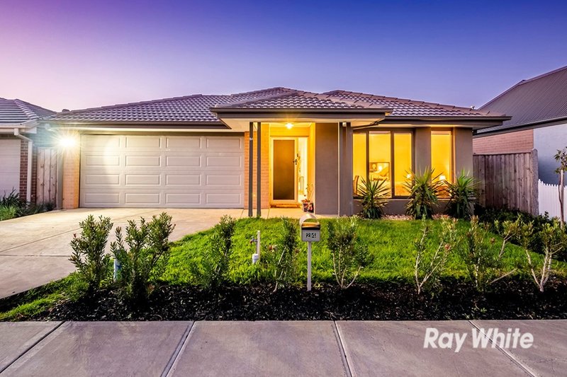 24 Boonwurrung Street, Cranbourne East VIC 3977