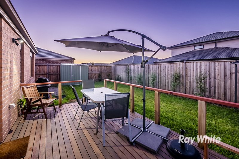 Photo - 24 Boonwurrung Street, Cranbourne East VIC 3977 - Image 11