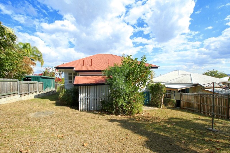 Photo - 24 Bowen Terrace, The Range QLD 4700 - Image 9