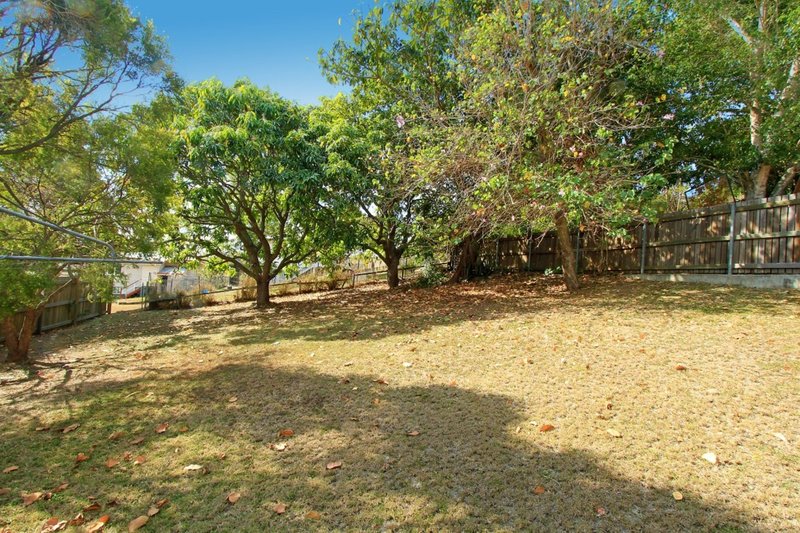 Photo - 24 Bowen Terrace, The Range QLD 4700 - Image 10