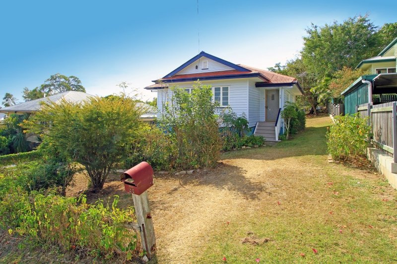 Photo - 24 Bowen Terrace, The Range QLD 4700 - Image 11