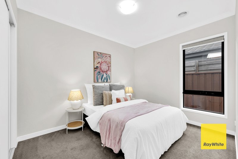 Photo - 24 Brabourne Street, Mickleham VIC 3064 - Image 13