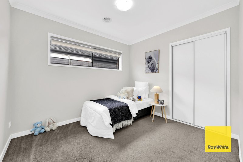 Photo - 24 Brabourne Street, Mickleham VIC 3064 - Image 14