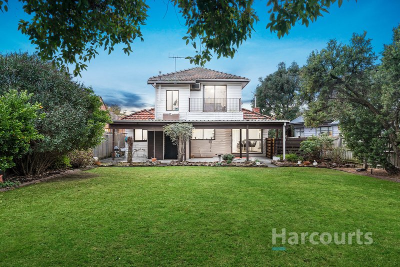 Photo - 24 Brazeel Street, Blackburn South VIC 3130 - Image 11