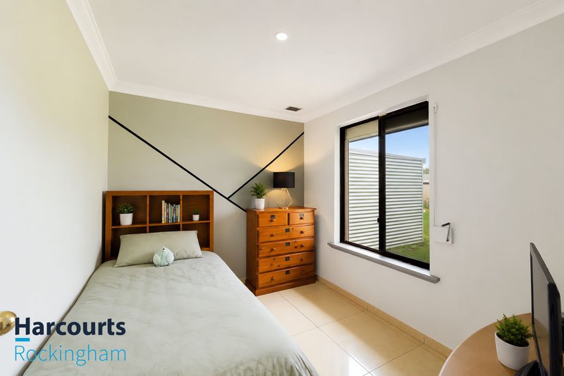 Photo - 24 Breaden Drive, Cooloongup WA 6168 - Image 2