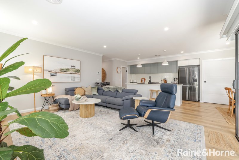 Photo - 24 Brennan Drive, Kelso NSW 2795 - Image 6