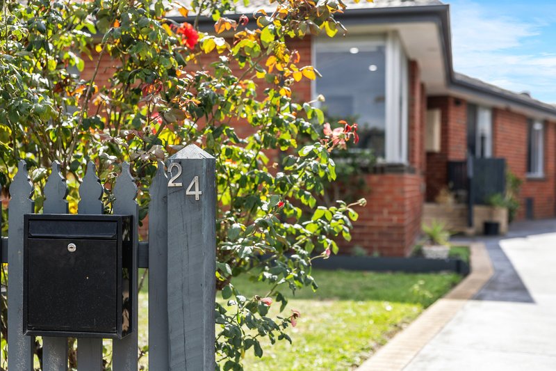 Photo - 24 Brentwood Avenue, Lalor VIC 3075 - Image 2