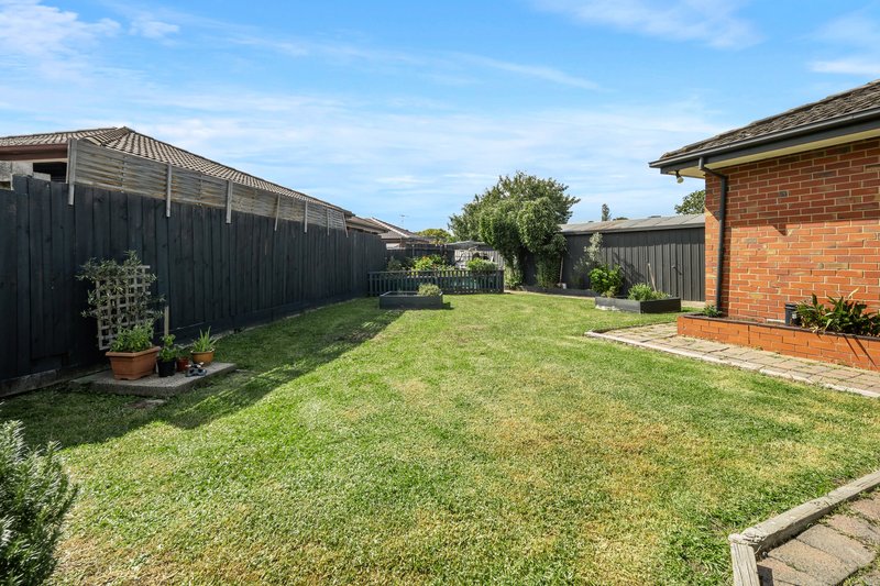 Photo - 24 Brentwood Avenue, Lalor VIC 3075 - Image 16