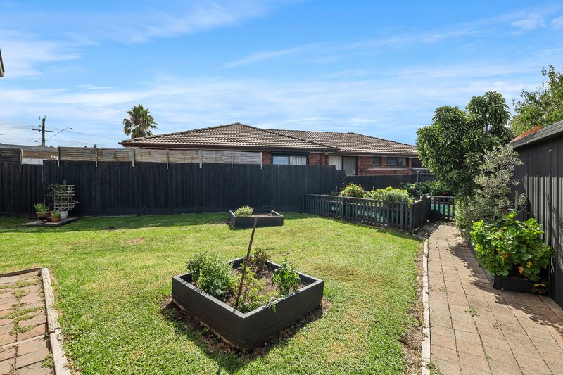 Photo - 24 Brentwood Avenue, Lalor VIC 3075 - Image 17