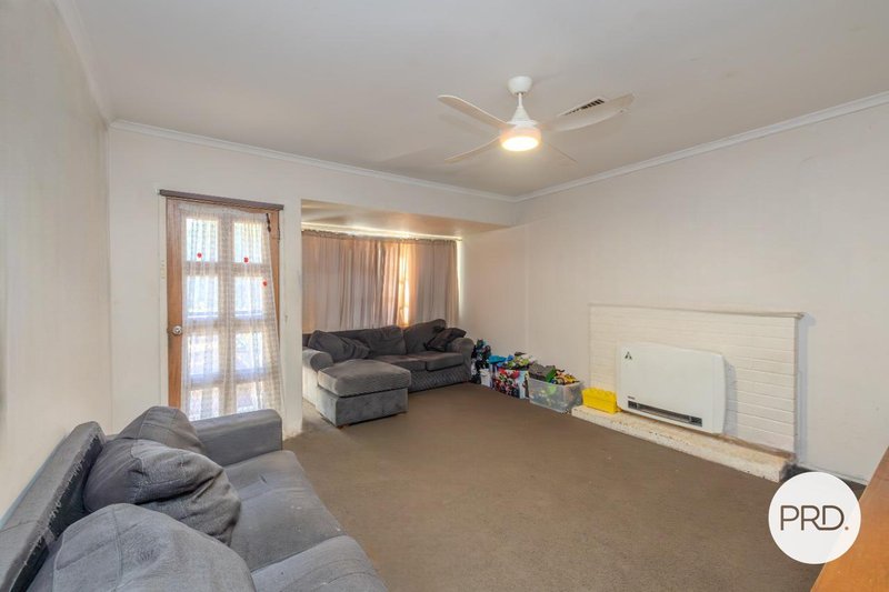 Photo - 24 Brian Crescent, Mildura VIC 3500 - Image 4