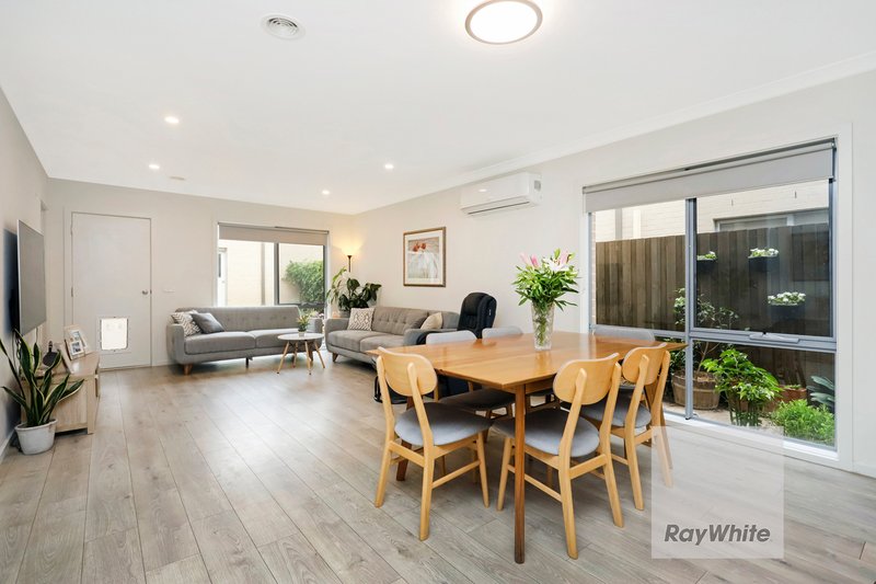 Photo - 24 Brightside Walk, Westmeadows VIC 3049 - Image 3