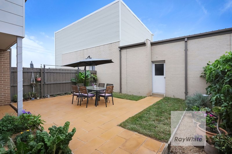 Photo - 24 Brightside Walk, Westmeadows VIC 3049 - Image 13