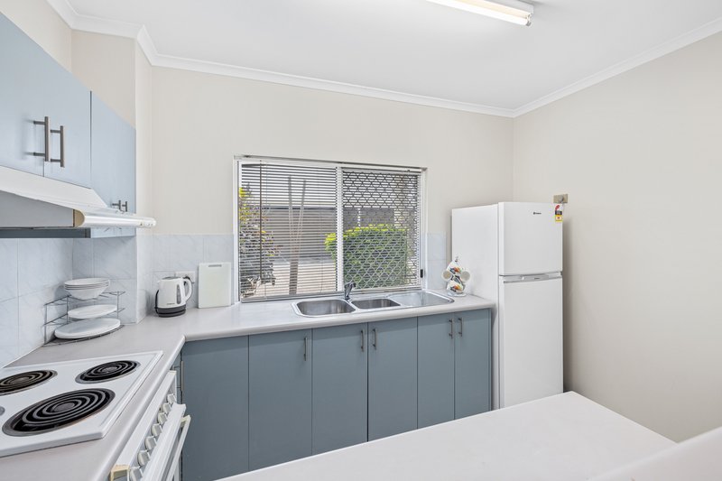 Photo - 2/4 Brown Street, Woree QLD 4868 - Image 3