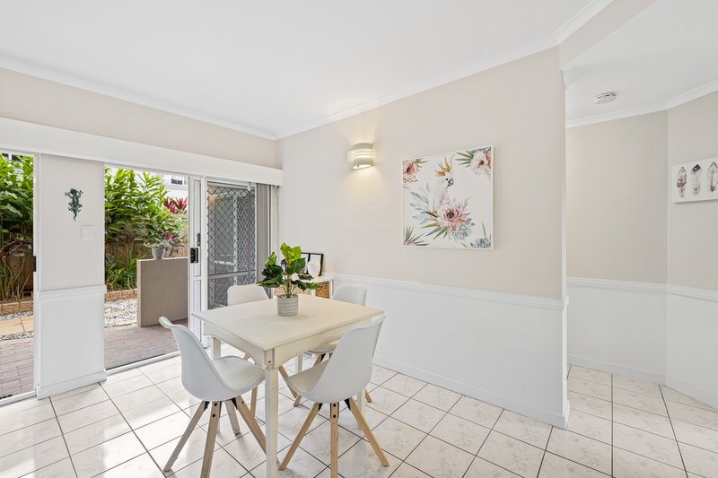 Photo - 2/4 Brown Street, Woree QLD 4868 - Image 6