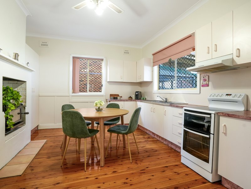 Photo - 24 Bruce Road, Warrawong NSW 2502 - Image 3