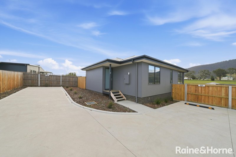 Photo - 2/4 Buddon Road, New Norfolk TAS 7140 - Image 1