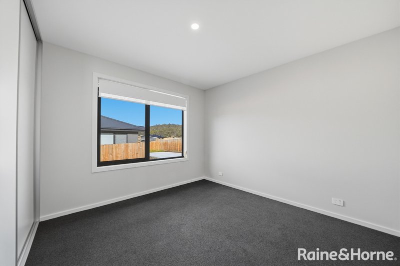 Photo - 2/4 Buddon Road, New Norfolk TAS 7140 - Image 5