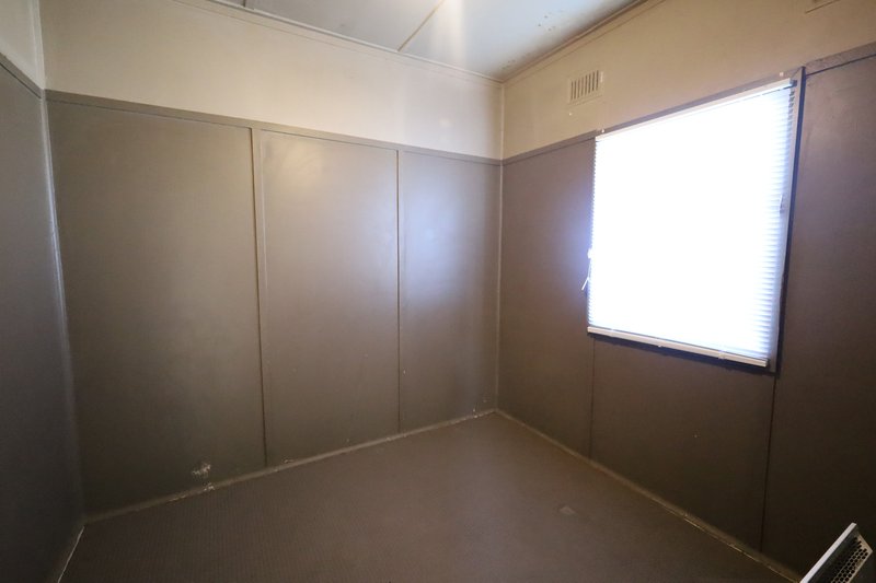 Photo - 24 Buna Street, Orange NSW 2800 - Image 4