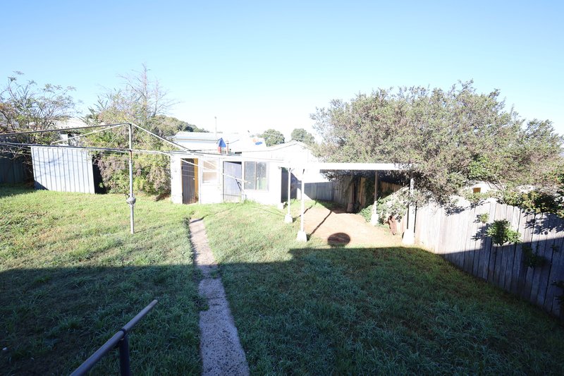 Photo - 24 Buna Street, Orange NSW 2800 - Image 9