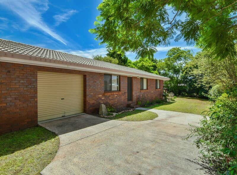 Photo - 2/4 Burton Street, Harristown QLD 4350 - Image 1