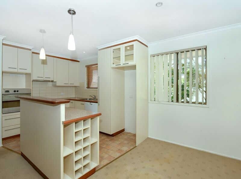 Photo - 2/4 Burton Street, Harristown QLD 4350 - Image 3