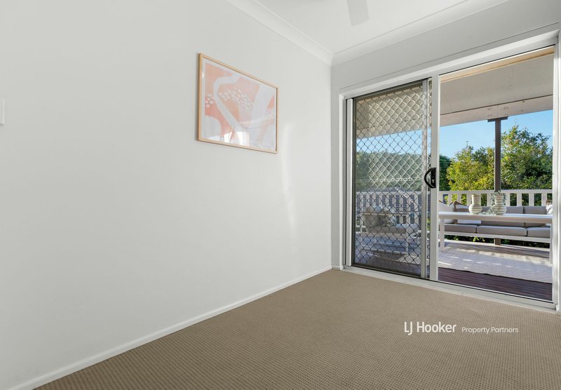 Photo - 24 Cadogan Street, Carindale QLD 4152 - Image 17