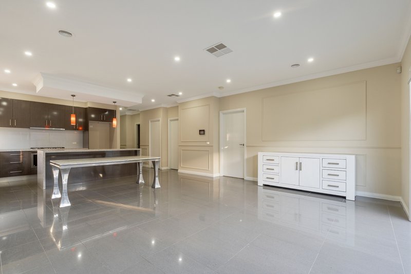 Photo - 24 Calibre Avenue, Craigieburn VIC 3064 - Image 4